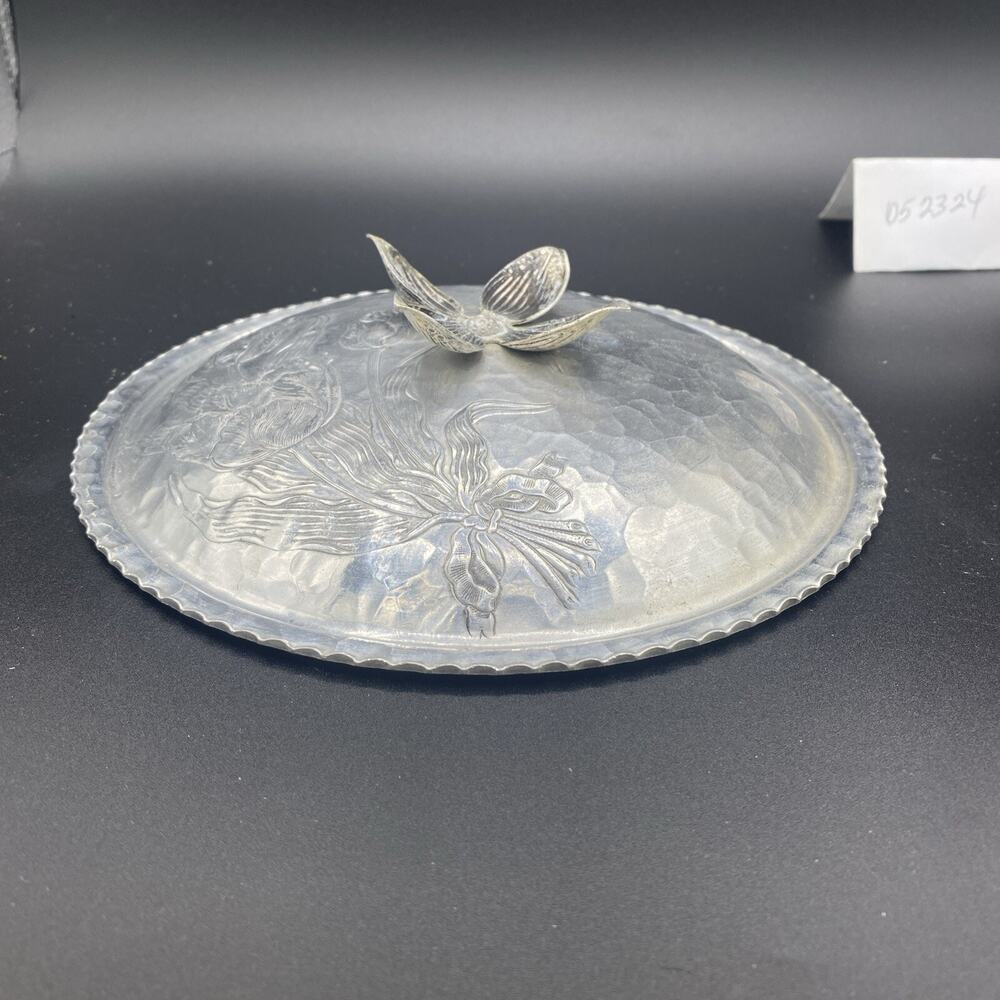 VTG Hammered Aluminum Lid With Tulips 7 3/4”